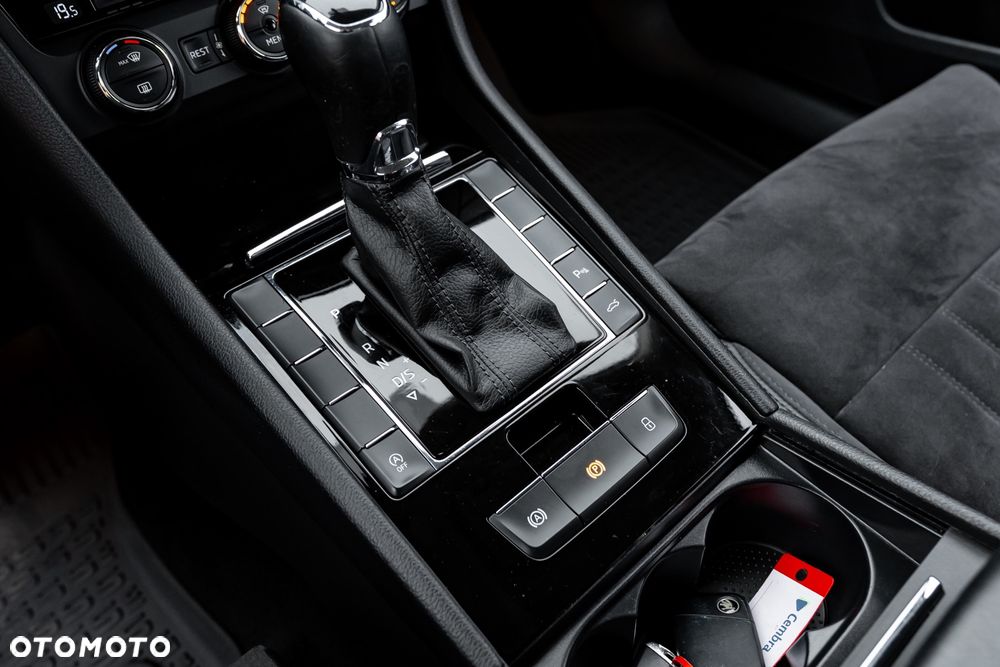 Skoda Superb 2.0 TDI DSG Ambition - 35