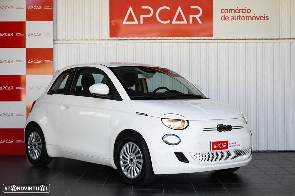 Fiat 500e Action