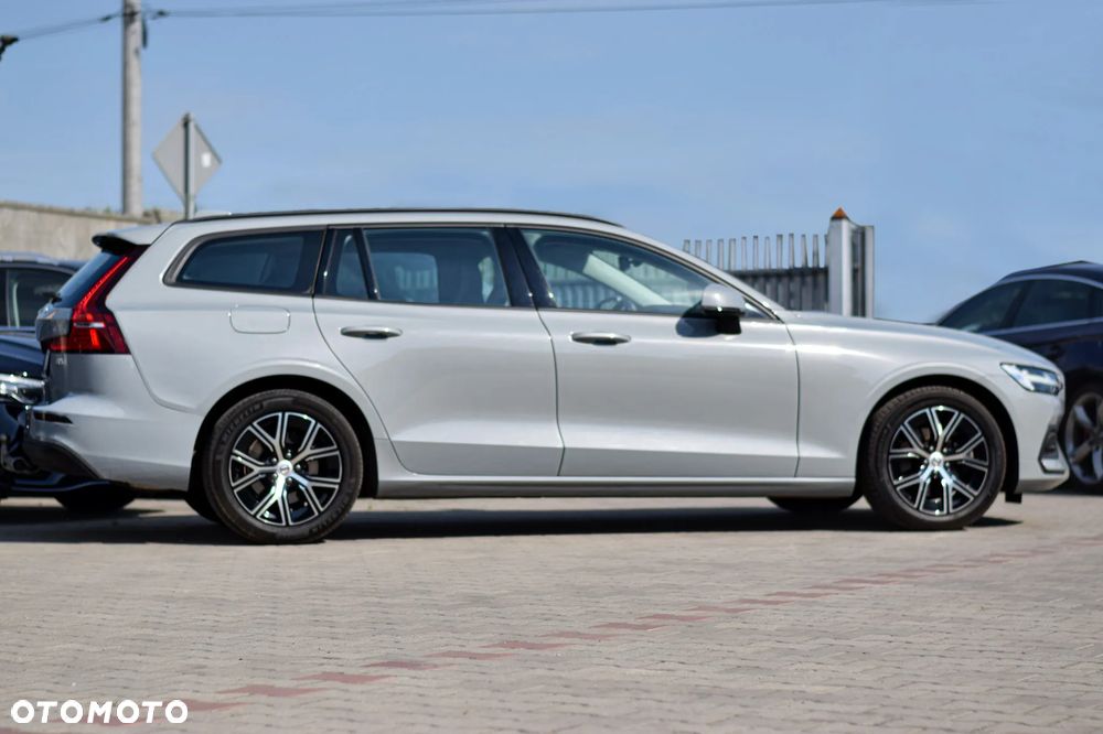 Volvo V60 B3 B DKG Momentum Pro - 7