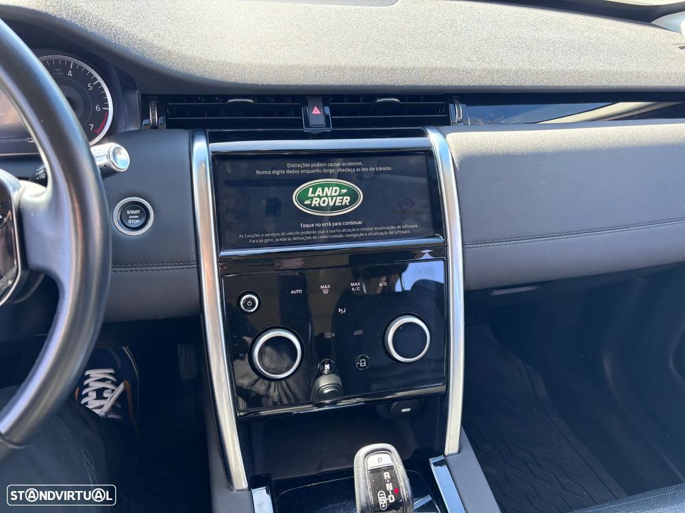 Land Rover Discovery Sport P300e SE - 29