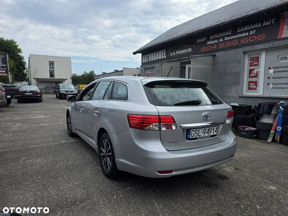 Toyota Avensis 2.0 Premium EU5 - 4