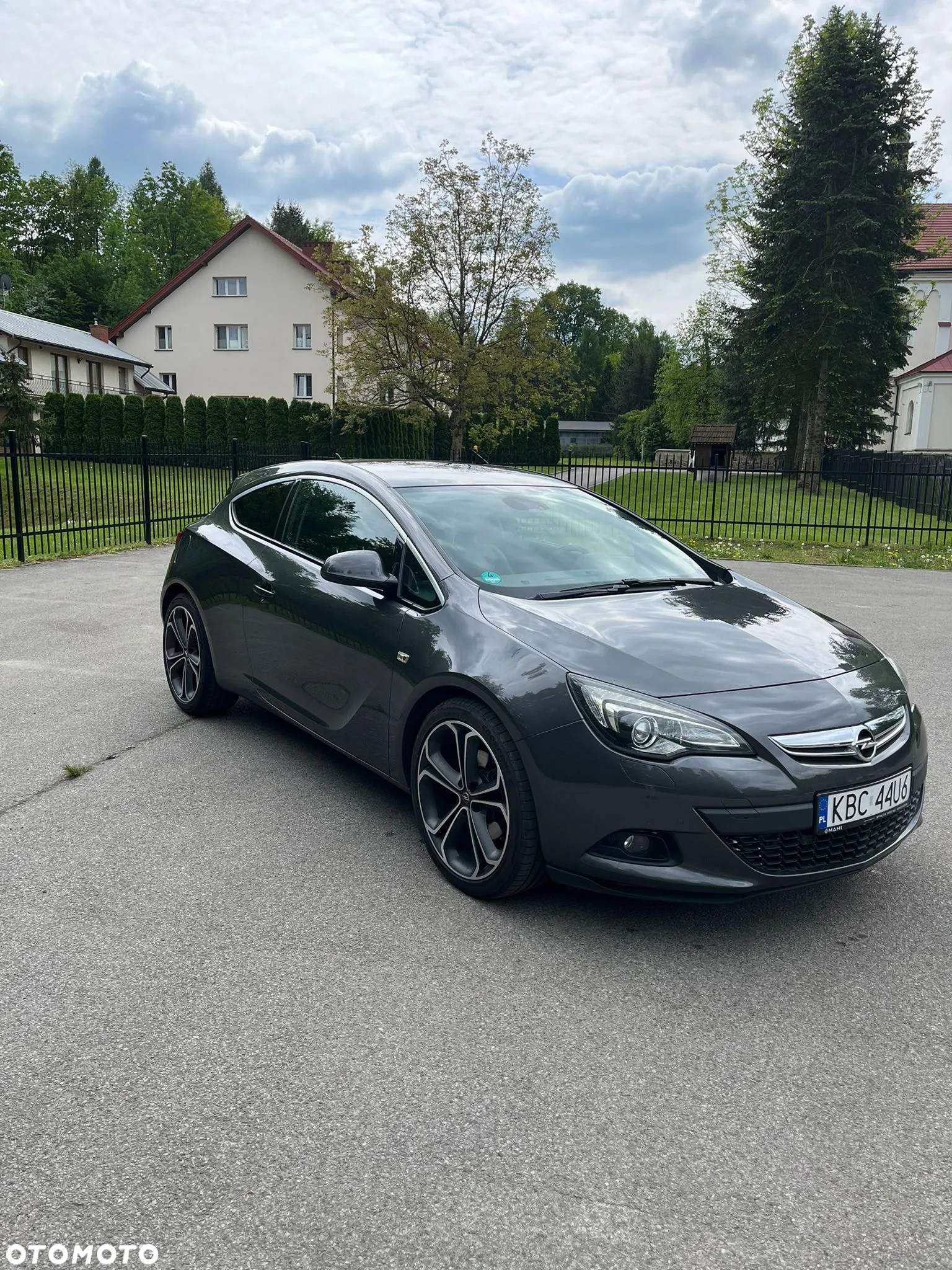 Opel Astra GTC 2.0 CDTI ecoFLEX Start/Stop Edition - 2