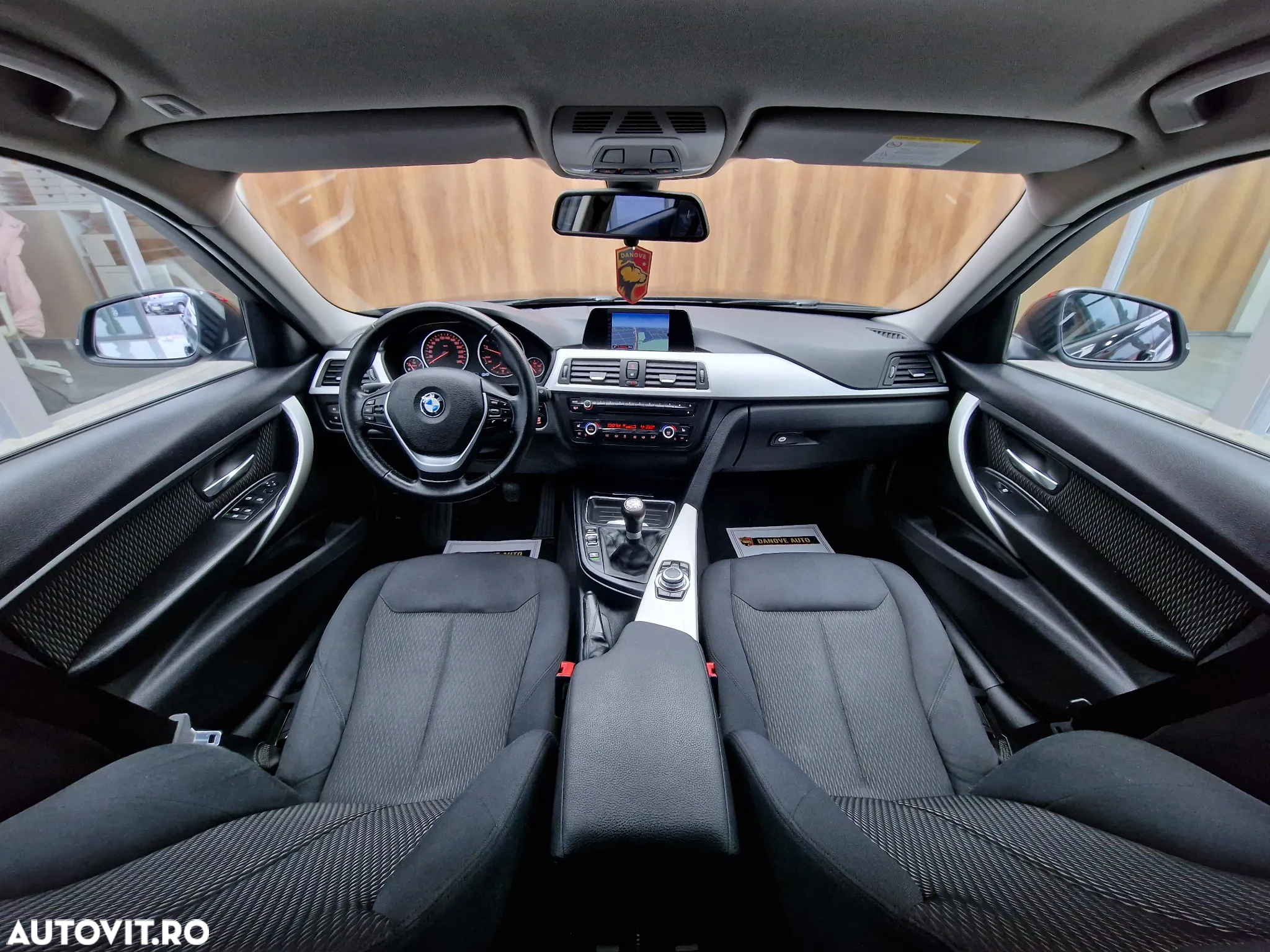 BMW Seria 3 318d - 8