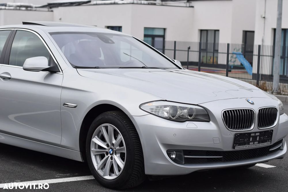 BMW Seria 5 525d Sport-Aut. - 36