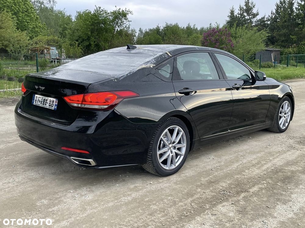 Hyundai Genesis - 5