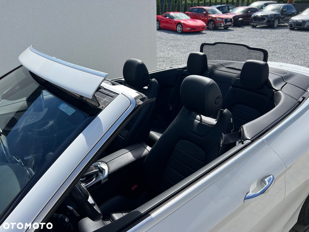 Mercedes-Benz Klasa C 300 9G-TRONIC AMG Line - 17