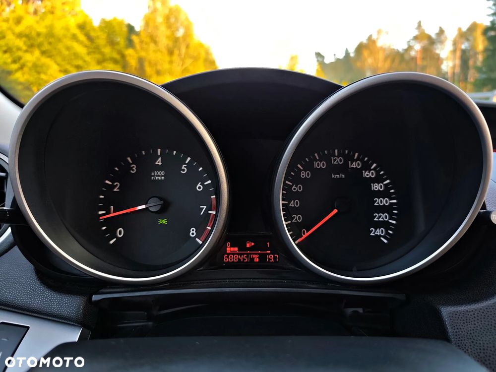 Mazda 3 1.6 Exclusive + - 20