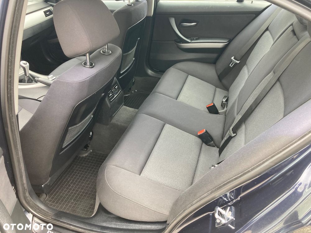 BMW Seria 3 325i - 6