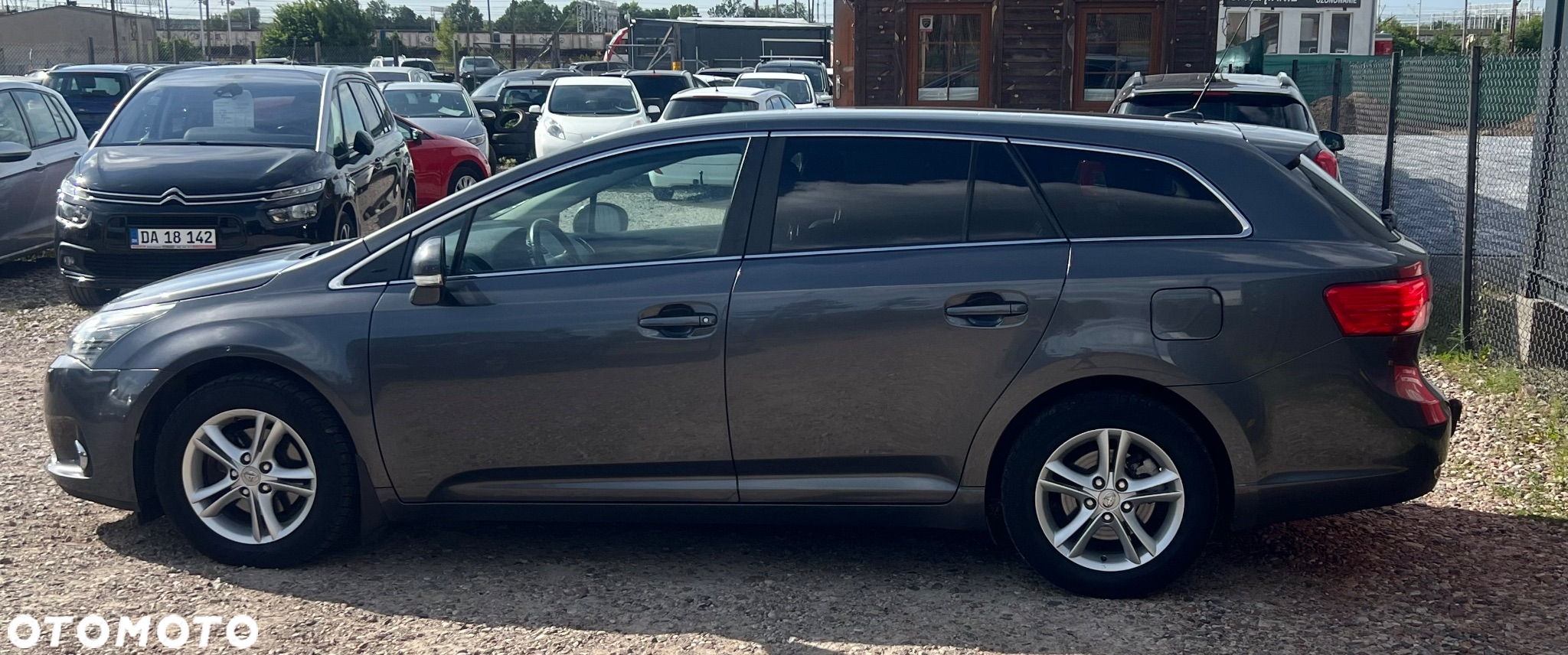 Toyota Avensis Combi 2.0 D-4D Executive - 24