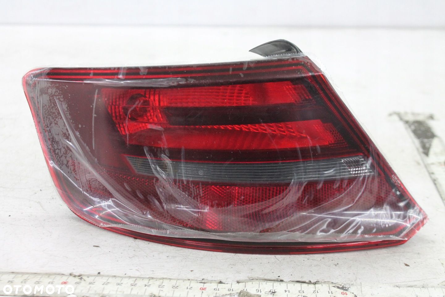 LAMPA LEWY TYŁ TYLNA 8V4945095C AUDI A3 8V 13-20 - 1