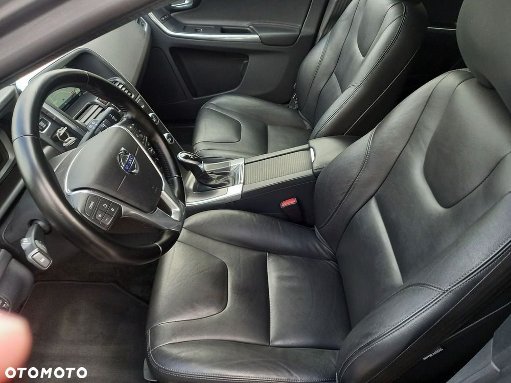 Volvo XC 60 D4 Geartronic Momentum - 30