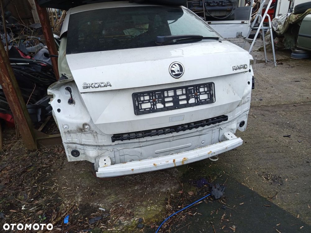 PAS TYLNY SKODA RAPID LIFTBACK 12- KOD LAKIERU LF9E - 1