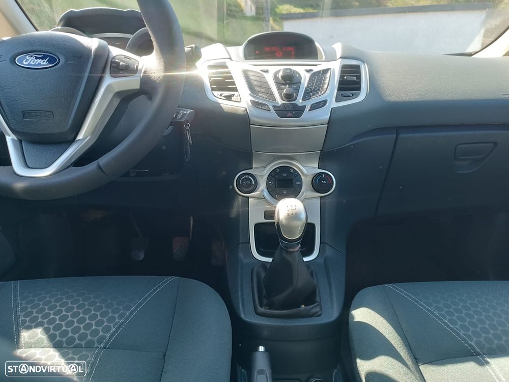 Ford Fiesta 1.4 TDCI Titanium - 18