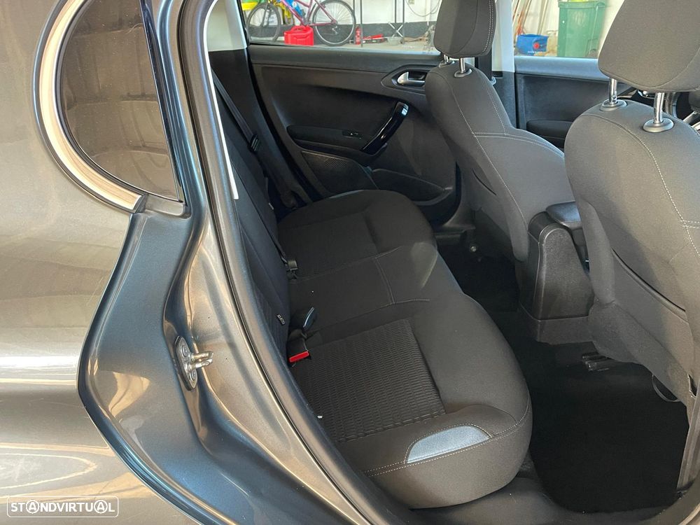 Peugeot 208 e-HDi FAP 92 Stop&Start Allure - 21