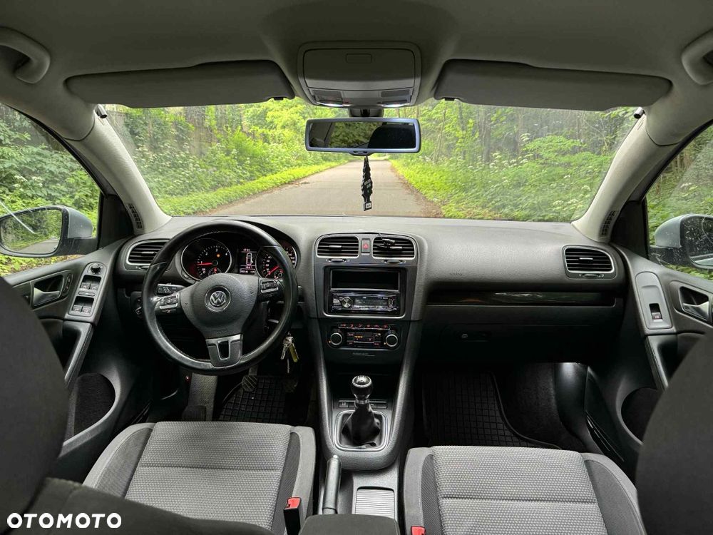 Volkswagen Golf - 6