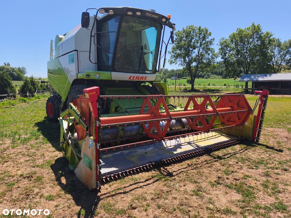 Claas Tucano 832 - 3