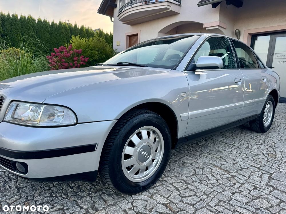 Audi A4 Limousine 1.8 - 9