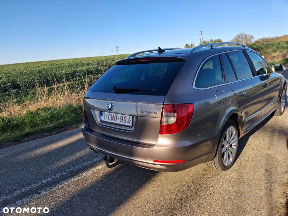 Skoda Superb 2.0 TDI DSG Ambition - 17