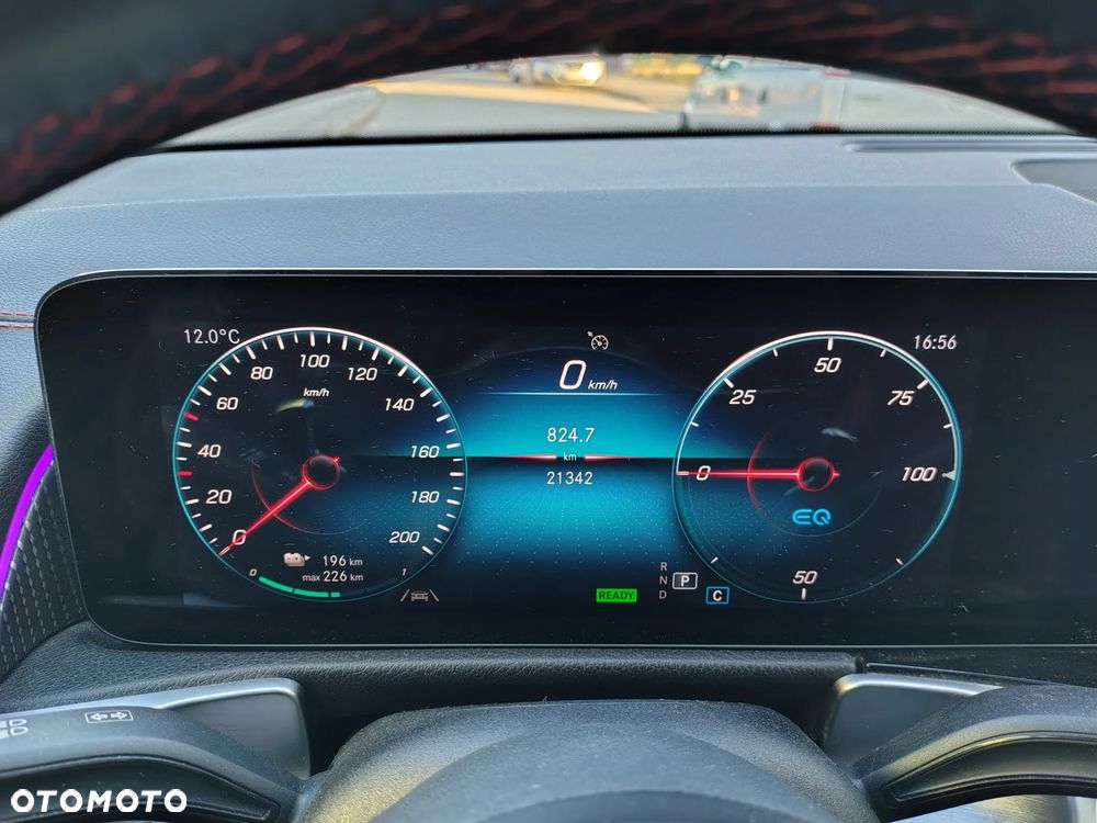 Mercedes-Benz EQB 300 4Matic AMG Line - 25