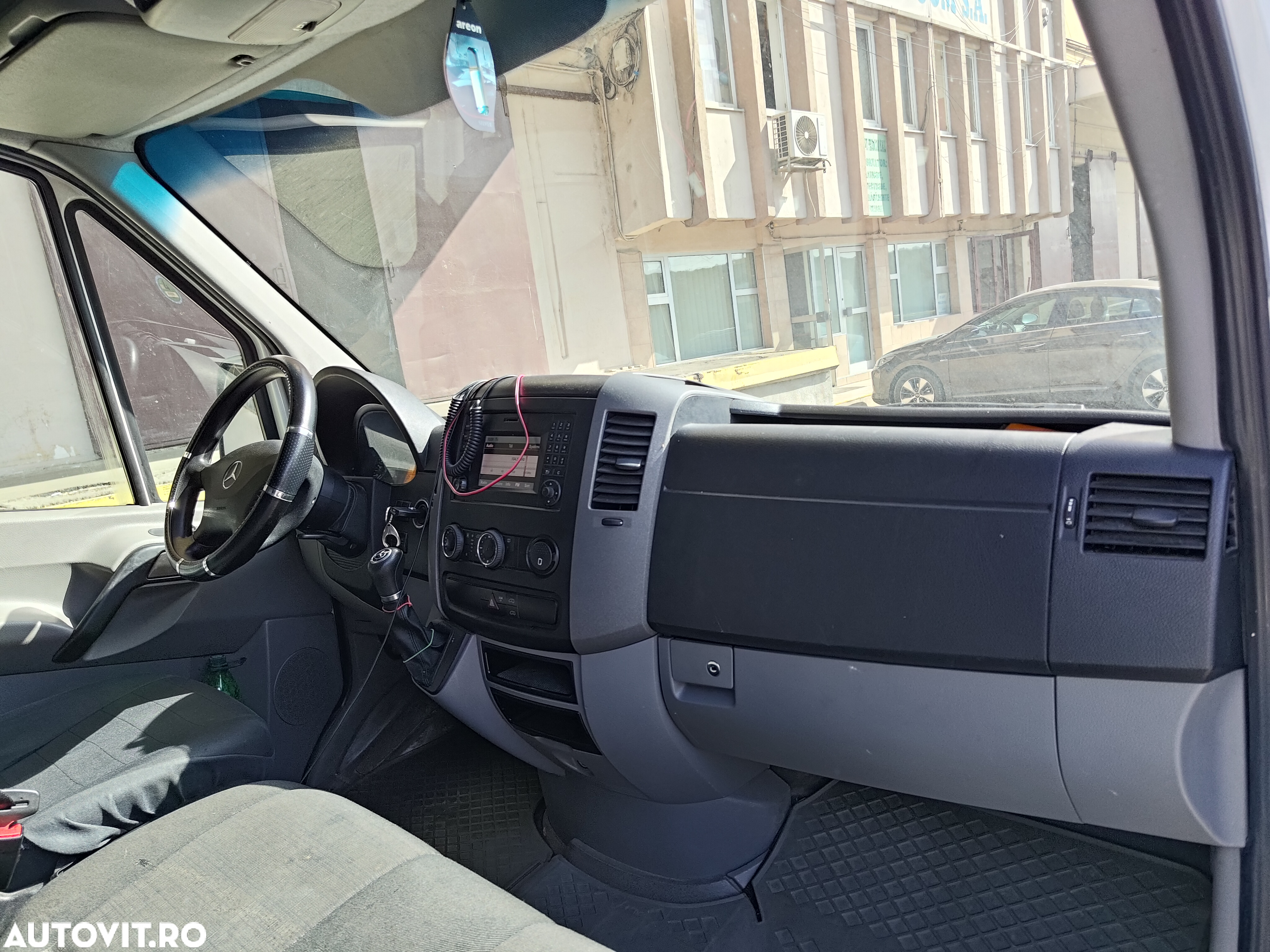 Mercedes-Benz Sprinter - 11