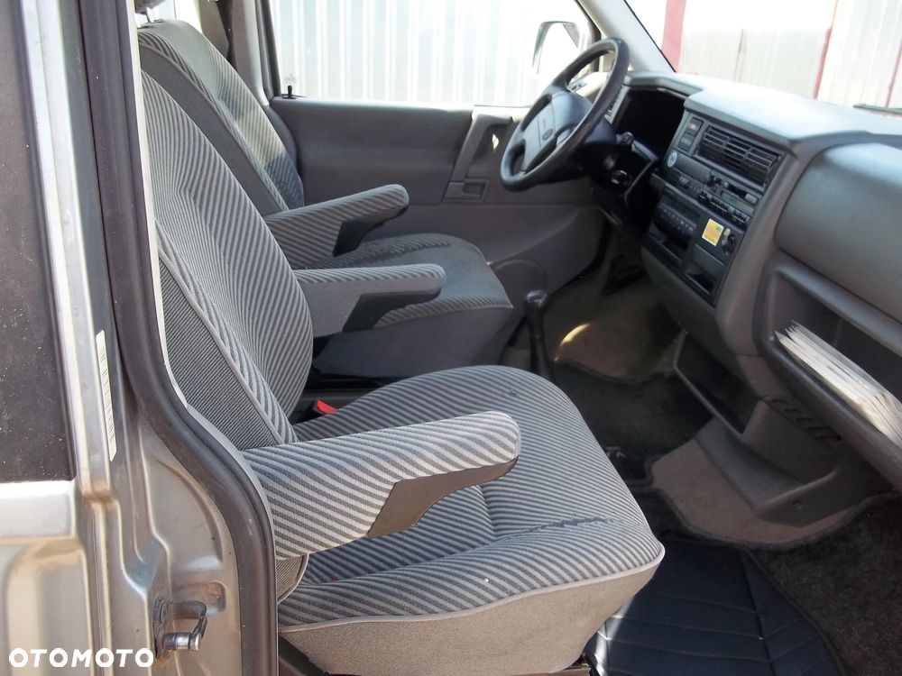 Volkswagen Multivan Standard - 2