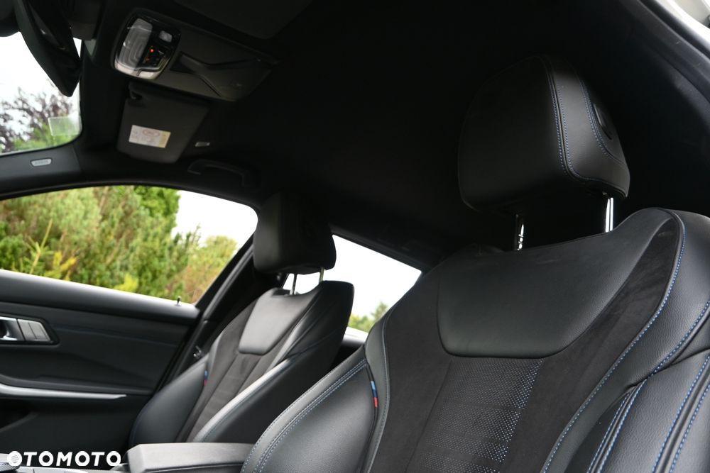 BMW Seria 3 320d xDrive Edition M Sport Shadow - 26