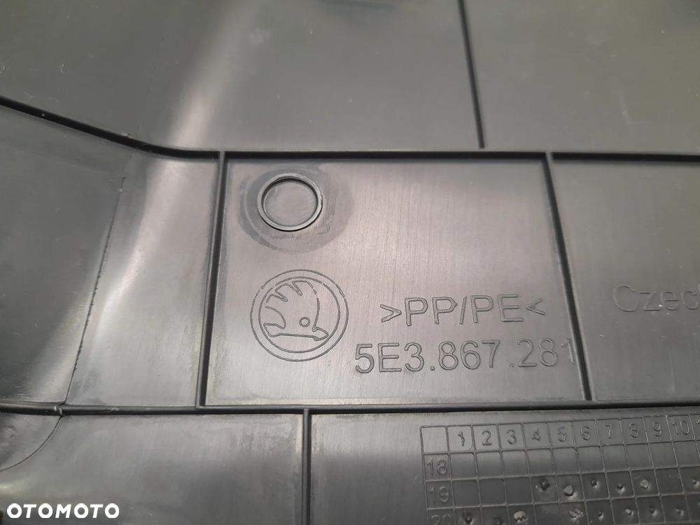 SKODA OCTAVIA IV OSŁONA SLUPKA  5E6867765 5E4863484 5E4863483 5E3867282 5E3867281 5E3853371 5E3853372 - 7