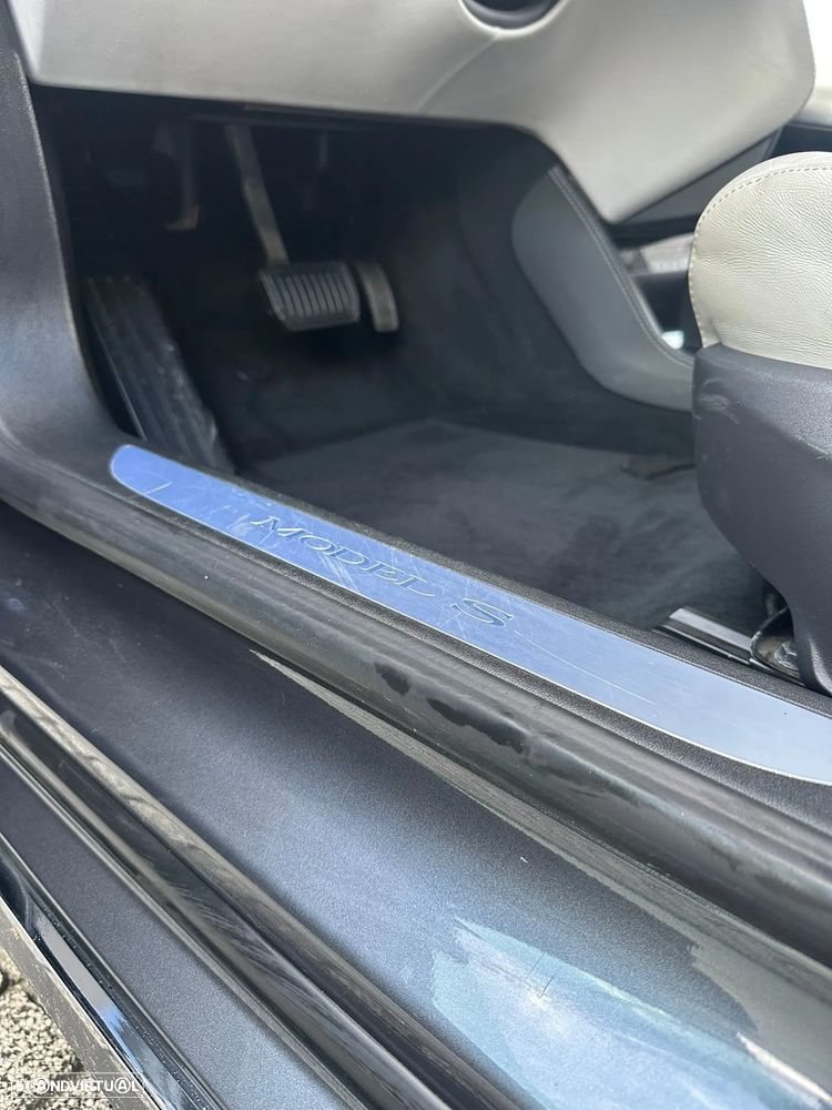 Tesla Model S Standard - 17
