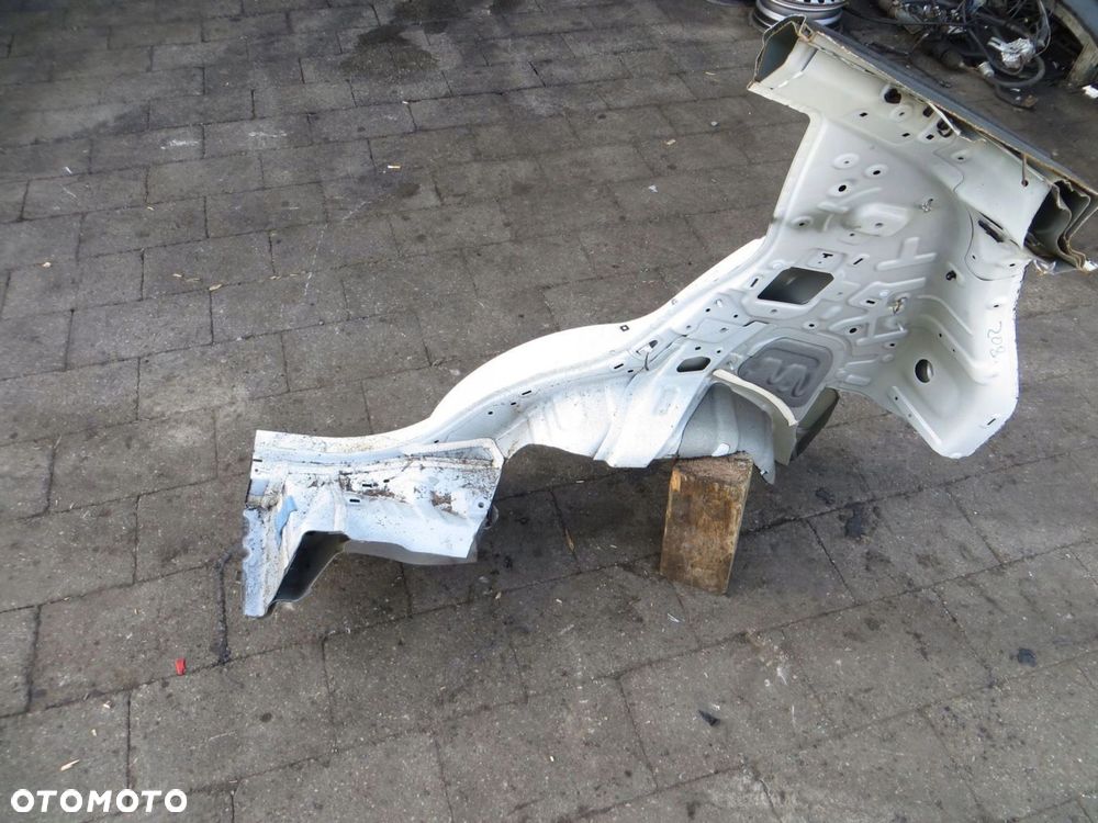 SSANGYONG TIVOLI BŁOTNIK ĆWIARTKA PRAWY TYŁ 14- - 3