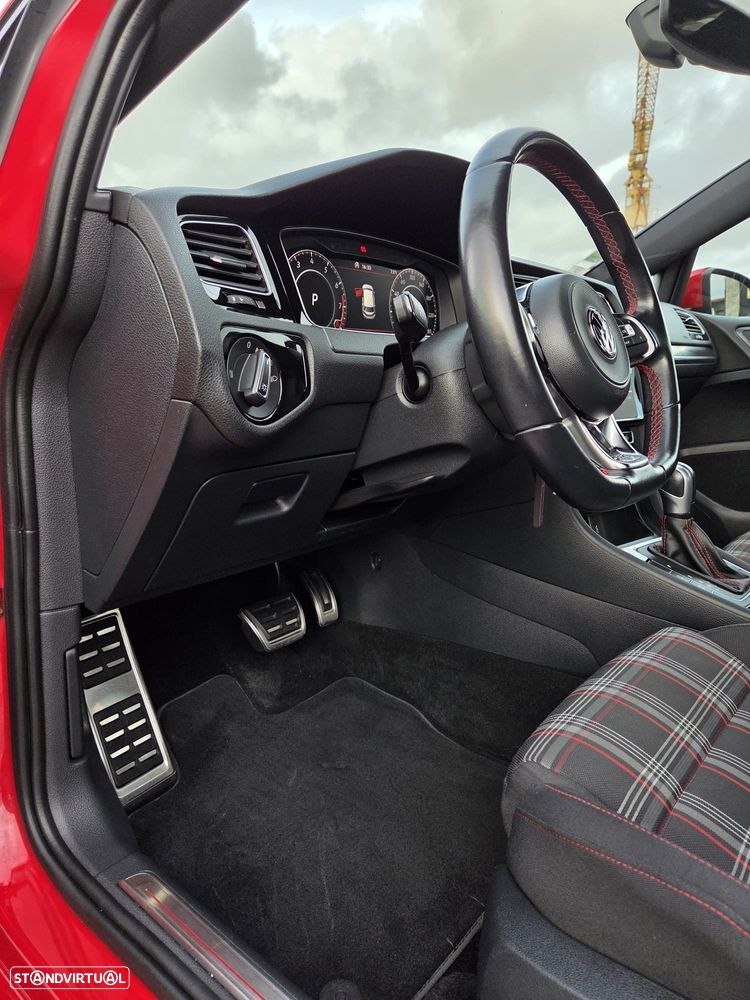 VW Golf GTI 2.0 TSI OPF DSG Performance - 20