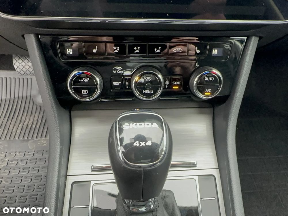 Skoda Superb 2.0 TSI 4x4 Sportline DSG - 27