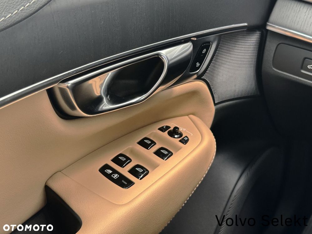 Volvo XC 90 - 34