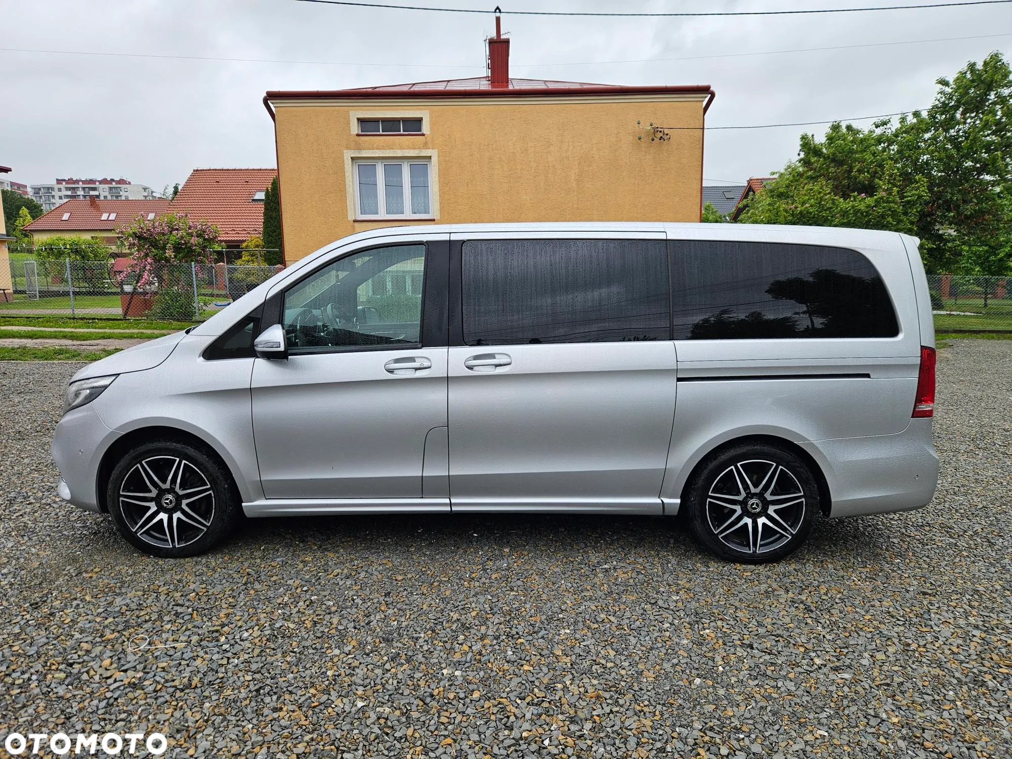 Mercedes-Benz Klasa V 220 d 4-Matic Avantgarde 7G-Tronic (d³ugi) - 2