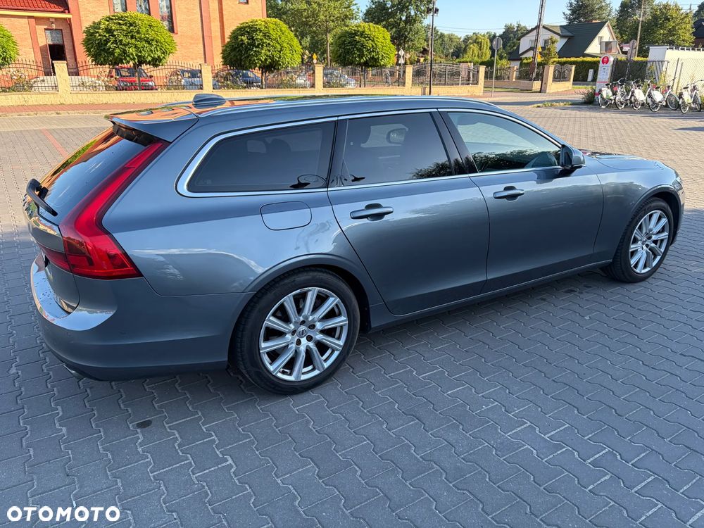Volvo V90 D4 Momentum - 4