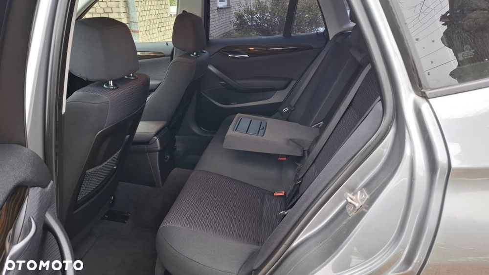 BMW X1 xDrive18d - 12