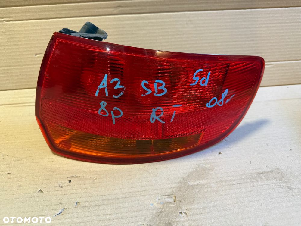 Lampa Audi A3 8P sportback 5d prawa 8P4945096G lewa 8P4945095G OE - 1