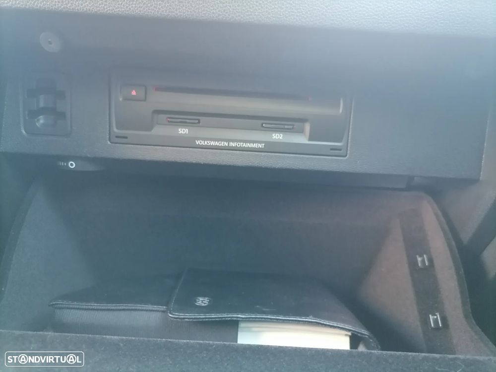 VW Passat Variant 1.6 TDI Confortline DSG - 16