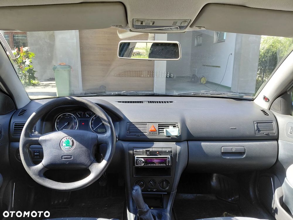 Skoda Octavia 1.6 Ambiente - 7