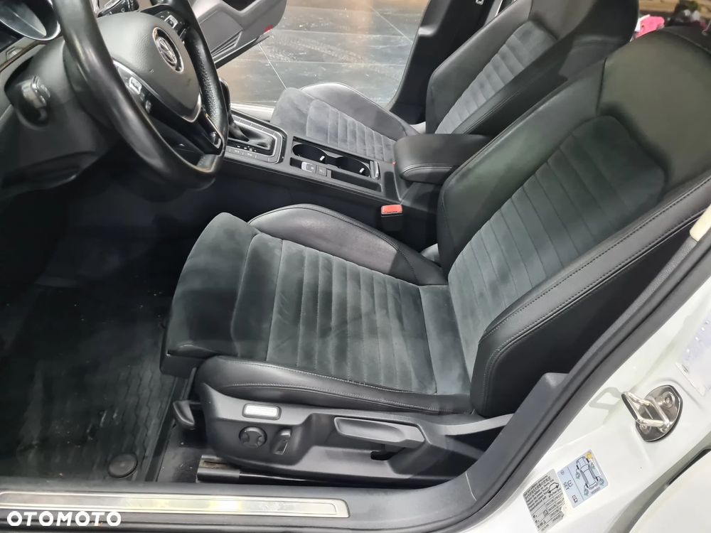 Volkswagen Passat Variant 2.0 TDI SCR 4Motion DSG Highline - 23