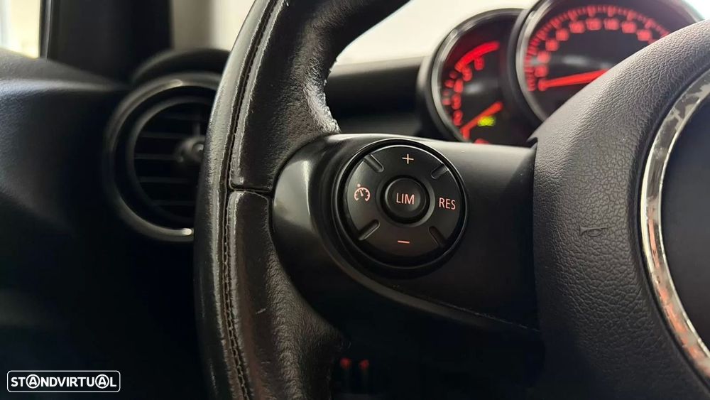 MINI 5 Portas One D - 15