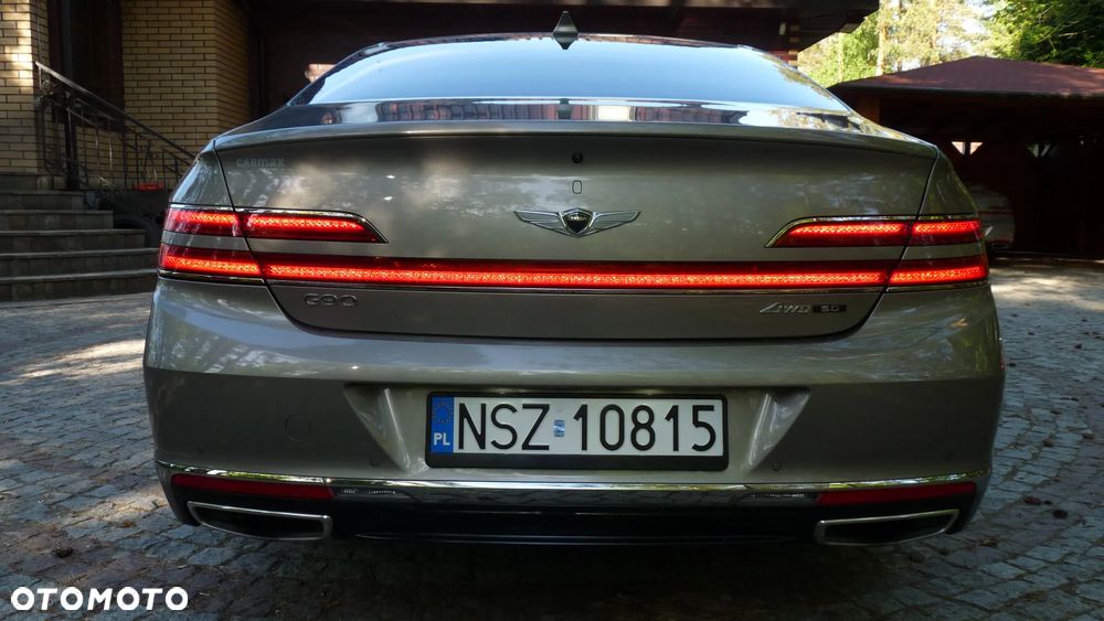 Genesis G90 - 11