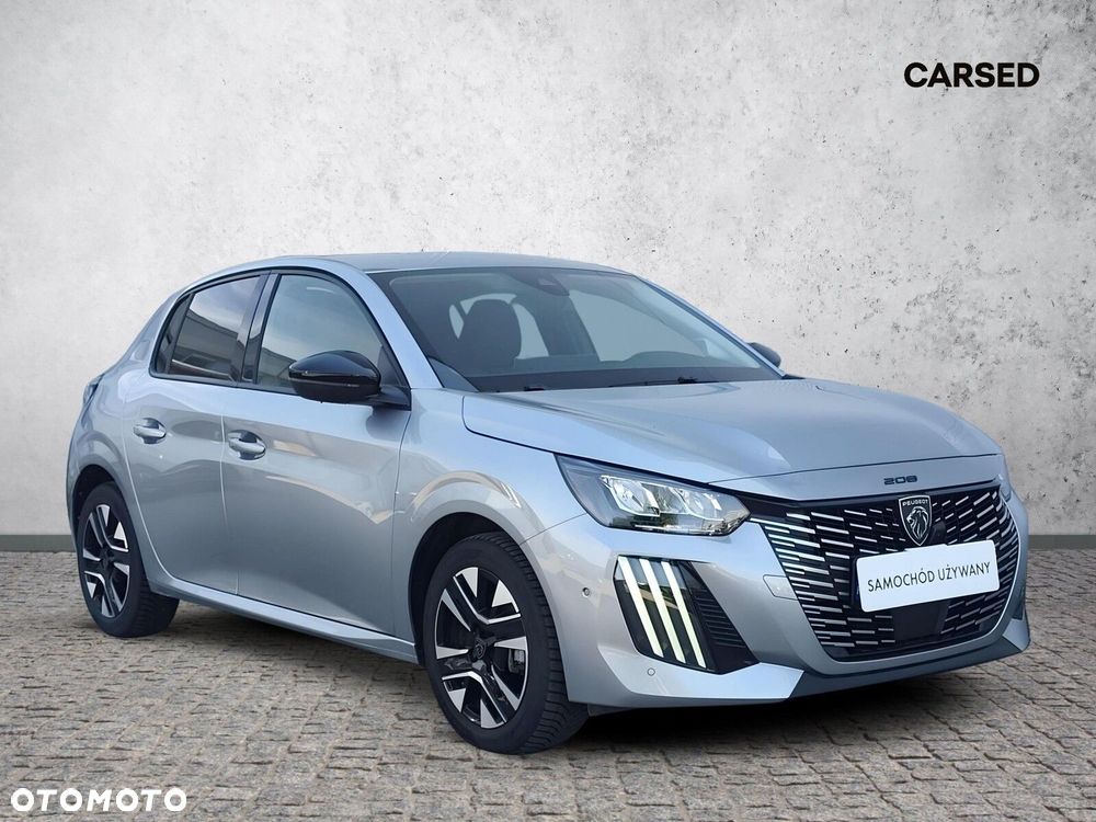 Peugeot 208 - 8