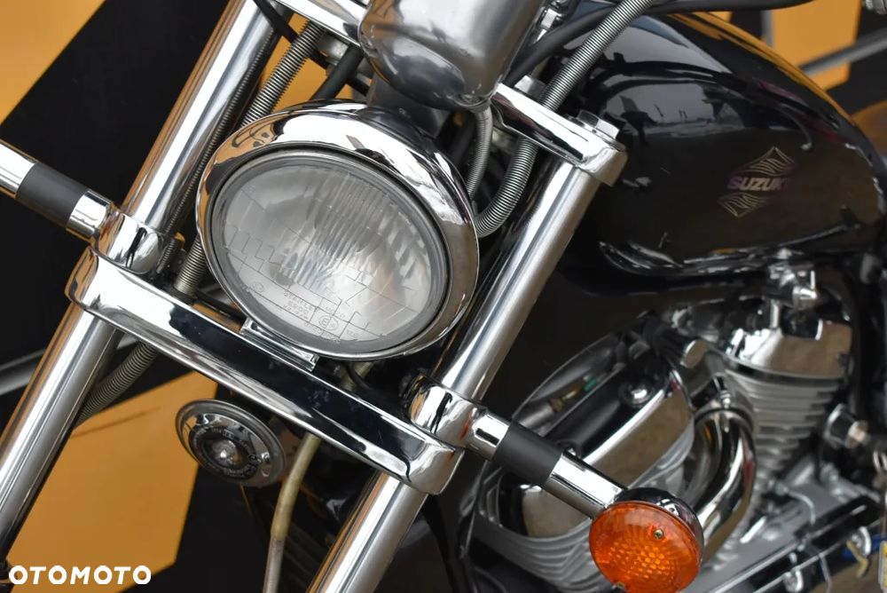 Suzuki Intruder - 25