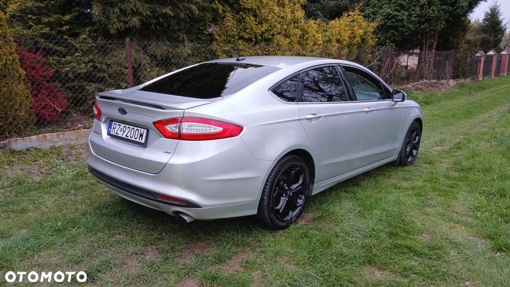 Ford Fusion - 2