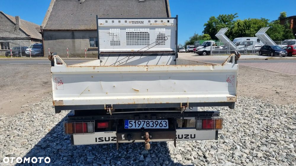 Isuzu M21 - 16