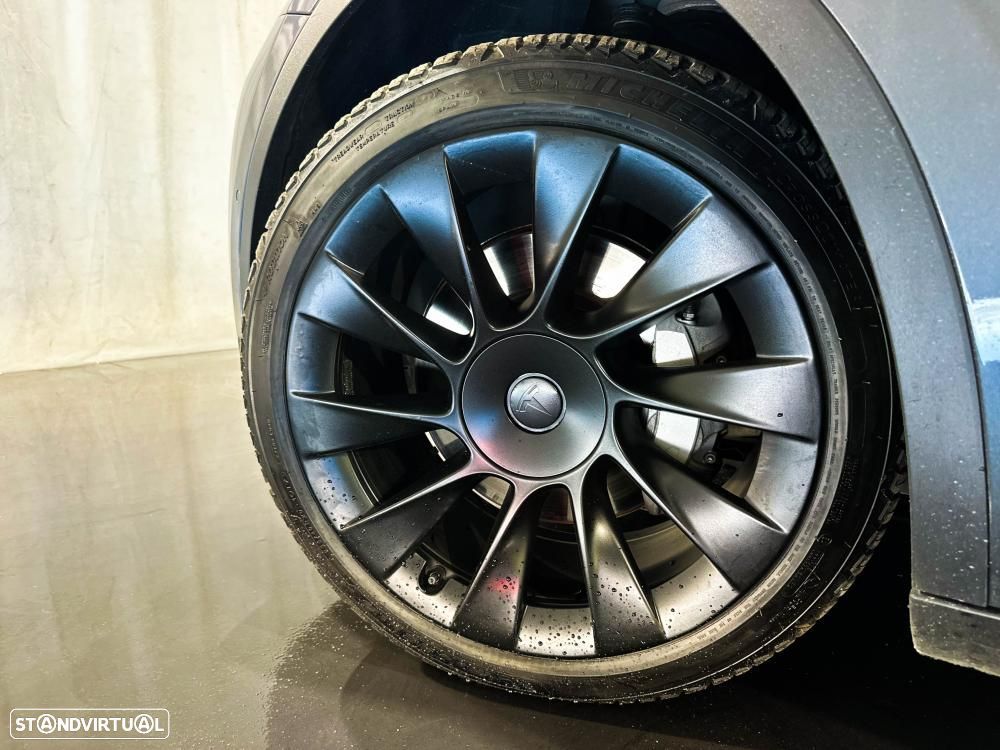 Tesla Model Y Long Range Dual Motor AWD - 61