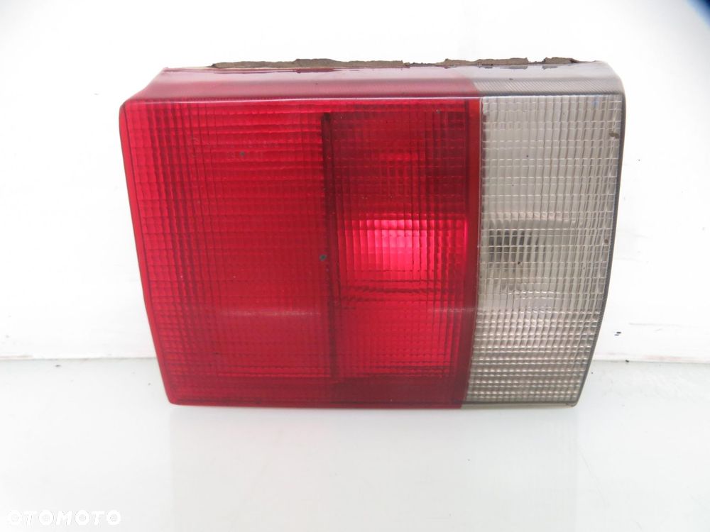 LAMPA LEWA TYLNA KLAPA AUDI 80 B4 8A9945093A - 2