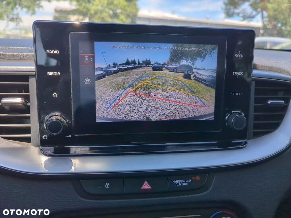 Kia Ceed - 10