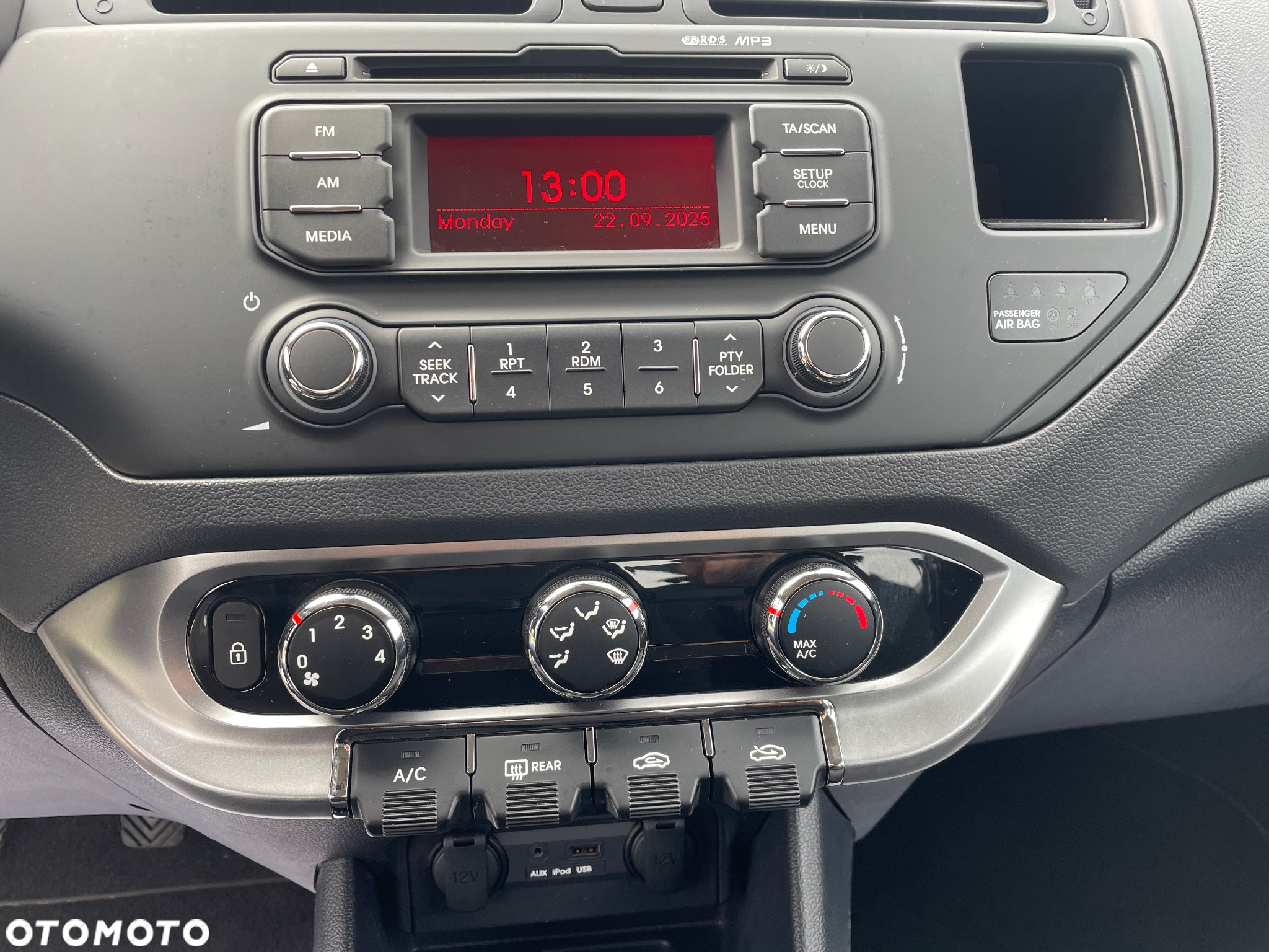 Kia Rio 1.2 Dream Team Edition - 11