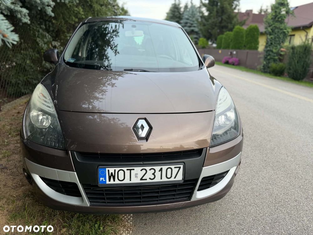 Renault Scenic - 1